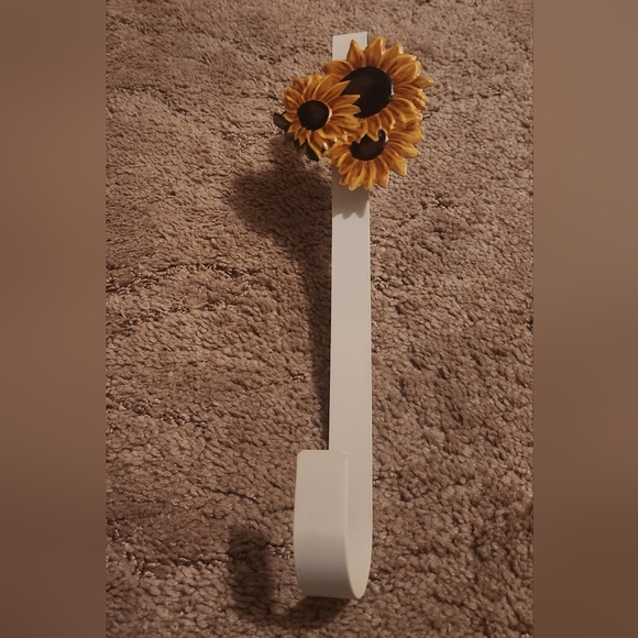 Sunflower Wall Hook - White and Yellow - Picture 1 of 3